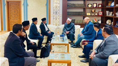 مفتي الجمهورية يستقبل وفدًا ماليزيًّا برئاسة مفتي ولاية بيراك لبحث التعاون الإفتائي