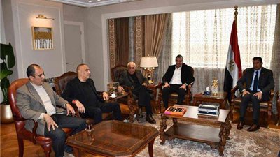 أشرف صبحي يلتقي بمسئولي الأهلي والزمالك والسبب نهائي كأس مصر