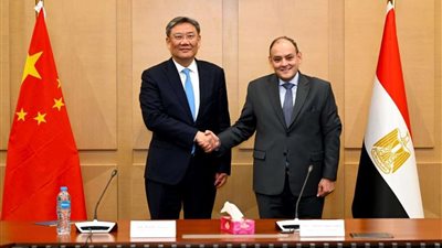 وزير الصناعة والتجارة يعقد جلسة لبحث سبل التعاون بين مصر والصين