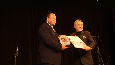 نجوم الفن يشاركون في تكريم اسم الفنان الراحل محمود عزمي|صور