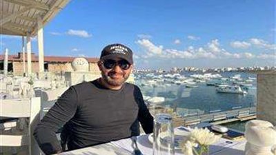 أحمد السقا رفقة طارق لطفي في صورة تجمعهما في كواليس مسلسل العتاولة