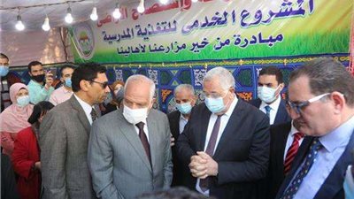 وزير الزراعة ومحافظ الجيزة يفتتحان معرض خير مزارعنا لأهالينا