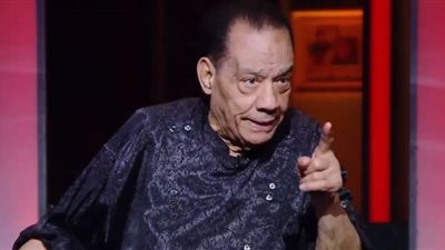 بعد وفاته من يومين.. جثمان حلم بكر إلى مسجد السلام