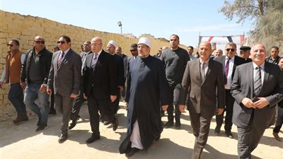 بدء التشغيل التجريبي لسوق السيارات المستعملة ببني سويف بحضور وزير الأوقاف (صور)