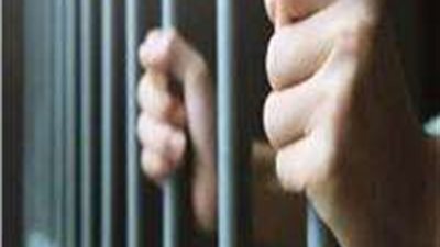 أثناء دفاعها عن أطفالها.. ضبط المتهمين بالتعدي على ربة منزل خلال مشاجرة بشببن القناطر