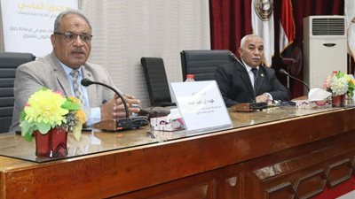 ندوة تثقيفية لطلاب كلية اللغة العربية بأسيوط