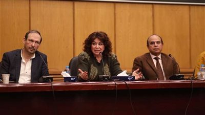 إلهام شاهين: الإبهار في المسرح أهم من المضمون