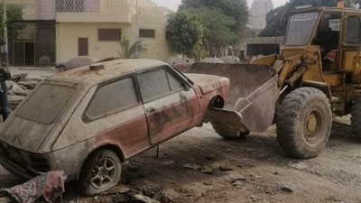 رفع 45 سيارة ودراجة نارية متروكة ومتهالكة من الشوارع بحملات مرورية