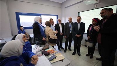 وزير البترول ومحافظ بورسعيد ورئيس وأعضاء لجنة الطاقة والبيئة يتفقدون مدرسة ظهر والمركز المتميز