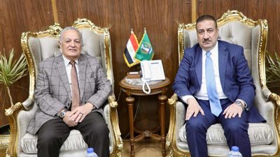 محافظ المنوفية يلتقي مسؤولي شركات عمر أفندي وصيدناوي لتعظيم الاستفادة من الأصول الغير مستغلة
