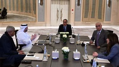 مدبولي ووزير الاستثمار الاماراتي يتابعان مخططات مشروع رأس الحكمة