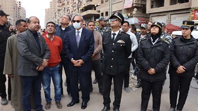 محافظ القليوبية يُشرف على إزالة برج مخالف بشارع أحمد عرابي