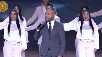 «مصر مبتنساش شهيد».. تامر عاشور يشارك بالغناء في احتفالية يوم الشهيد