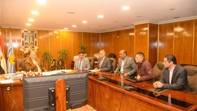 محافظ أسيوط يناقش الموقف التنفيذي لمشروعات التضامن ضمن «حياة كريمة»