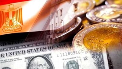 انخفاض سعر الدولار  أمام الجنيه في البنوك