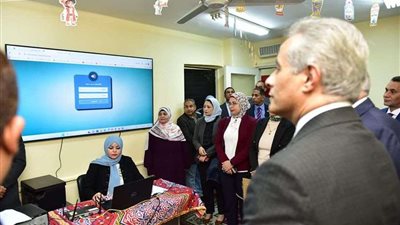 وزير العمل ومحافظ الجيزة يطلقان البث التجريبي للمنصة الإلكترونية للعمالة غير المنتظمة