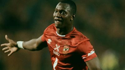 عودة لاعب المارد الأحمر أليو ديانج بعد إجراء جراحة ناجحة في ركبته