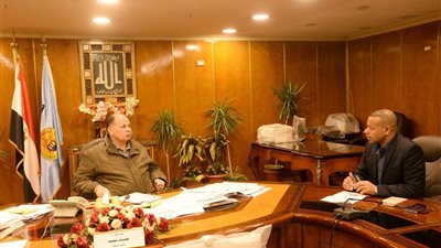 خلال لقاءه بوكيل وزارة التموين.. محافظ أسيوط يؤكد ضرورة التنسيق بين الجهات لضبط الأسعار
