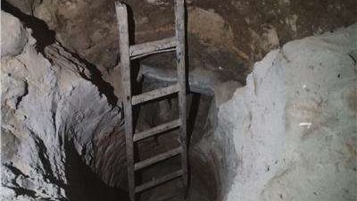 حفرة بعمق 4 أمتار.. القبض على شقيقين بتهمة التنقيب عن الآثار أسفل منزلهما بالجيزة