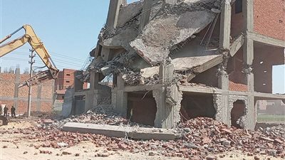 إزالة 33 حالة تعدي على أراضي زراعة وأملاك دولة بأسيوط