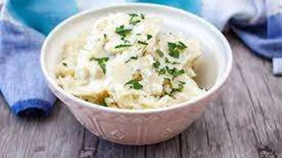 اتسحر معانا .. بلدنا اليوم تنشر طريقة عمل هريس البطاطس باللبن الزبادي