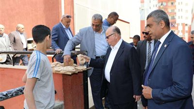 لمتابعة توافر الخدمات.. جولة تفقدية مفاجئة لمحافظ القاهرة في الأسمرات
