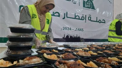 محافظ أسيوط يشيد بجهود مؤسسة مصر الخير لتوفير وتجهيز 66 ألف وجبة إفطار وسحور خلال شهر رمضان