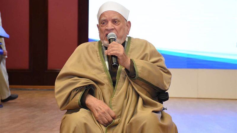 الدكتور أحمد عمر