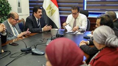 وزير الصحة يستقبل ممثلي الجمعية المصرية لجراحة الأوعية الدموية والتداخلية