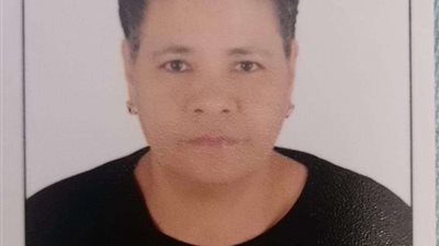 ربّت أولادها من خياطة الجلاليب الرجالي.. قصة كفاح «مريم» الأم المثالية لـ قنا