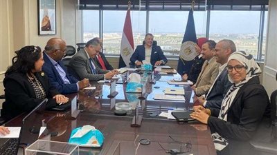 وزير السياحة يناقش مشروع تطوير ورفع كفاءة مقابر الصحابة وآل البيت