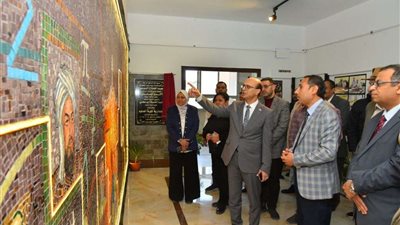 رئيس جامعة أسيوط يفتتح جدارية كلية العلوم بعنوان «علوم المستقبل»