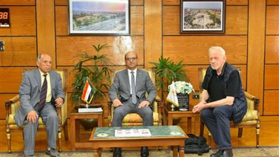 رئيس جامعة أسيوط يستقبل خبير جيولوجي من جامعة روسكيلد بالدنمارك ضمن المشروع البحثي القائم بين الجامعتين