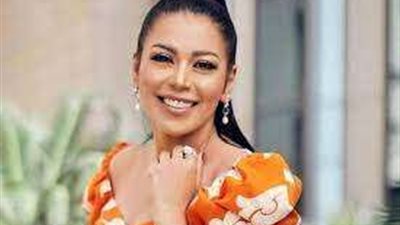 لقاء الخميسي تثير الجدل: 