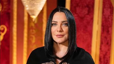 سولاف فواخرجي: أصعب لحظة مريت بيها وفاة والدي بخطأ طبي