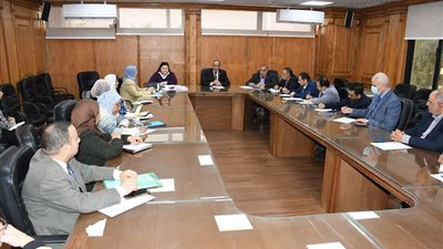 «مندور»: سرعة إعلان أرقام جلوس طلاب جامعة القناة لإمتحانات الميد تيرم