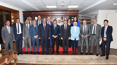 تعاون بين وزارة الشباب والغرفة التجارية للحد من ظاهرة الهجرة غير الشرعية