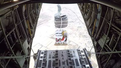 مصر تكثف إسقاط المساعدات الإنسانية والمعونات الإغاثية على قطاع غزة بالمشاركة مع الدول الصديقة