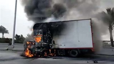 رأسها انفصلت عن جسدها.. تفاصيل حادث تصادم سيارة نقل بملاكي.. صور