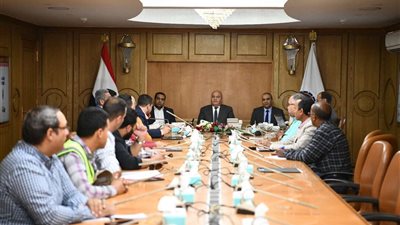 بتكلفة 6.8 مليون يورو.. محافظ قنا يتابع الموقف التنفيذى لمشروعي المدفن الصحي بقوص