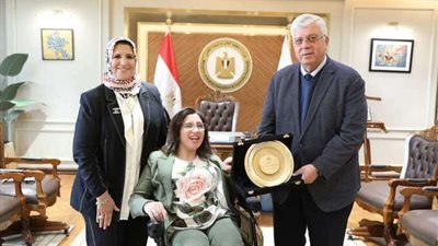 وزير التعليم العالي يُشيد بإنجاز الطلبة من ذوي القدرات الخاصة وإتاحة الفرص لهم للنجاح في مختلف المجالات