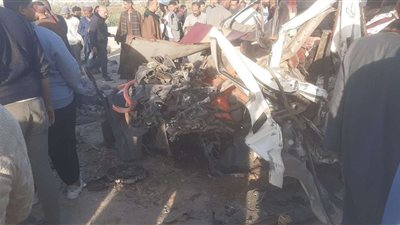 مصرع 3 أشخاص وإصابة 10 آخرين في تصادم سيارتين بأسيوط