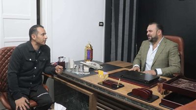 خبير اقتصادي: نجاح قرار تحرير سعر الصرف مرتبط بتوافر الدولار للمستوردين