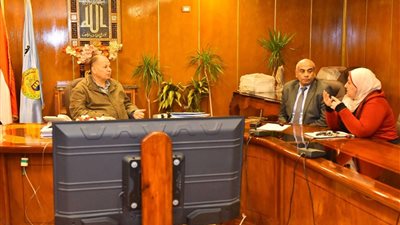 محافظ أسيوط يناقش الموقف التنفيذي لمشروعات «حياة كريمة»
