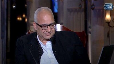 بيومي فؤاد يبكي بسبب محمد سلام.. 