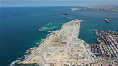 النقل توضح أعمال تنفيذ مشروع رصيف 100 بميناء الدخيلة و الاسكندريه