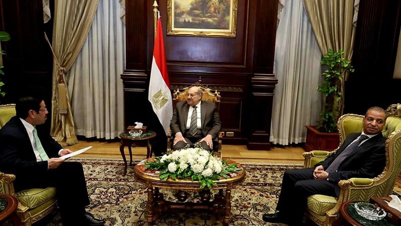 رئيس الشيوخ يلتقي