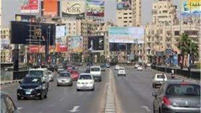 ابتعد عن الزحمة.. كثافة مرورية متحركة تشهدها محاور القاهرة والجيزة