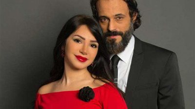 بعد انفصالهما.. إنجي علاء تكشف كواليس التحضر لمسلسل الراكون لـ يوسف الشريف