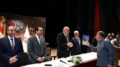 بعد 25 عاما من التعثر.. بدء تسليم عقود مدينة الأمل الجديدة في قنا